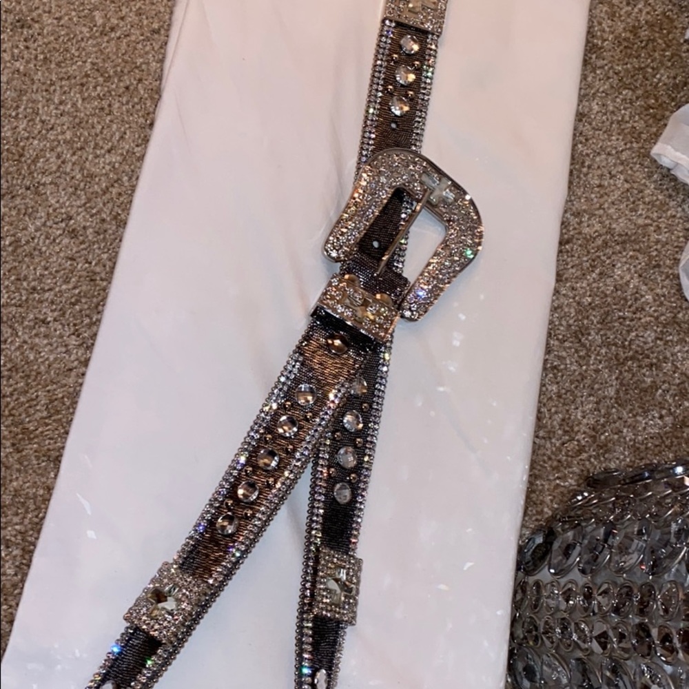 BUCKLE Genuine leather Glitz belt.